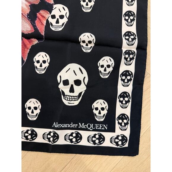 Authentic Alexander Mcqueen Giant Butterfly & Skull - Picture 8 of 16